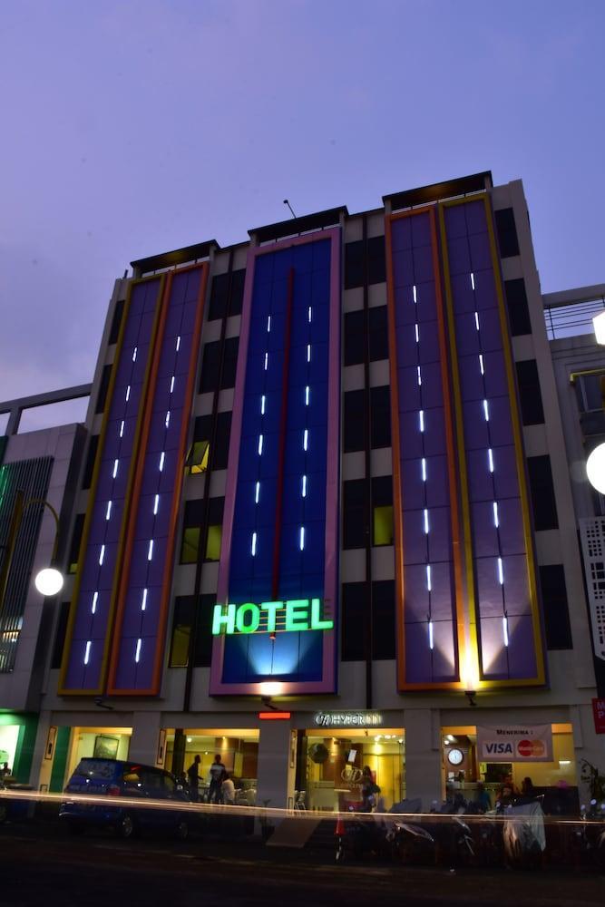 Hyper Inn Bandung Exteriör bild